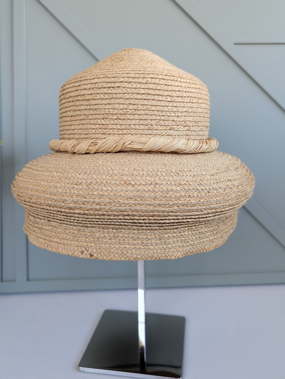 Vintage Liz Claiborne Straw Sun Hat in Natural Tan